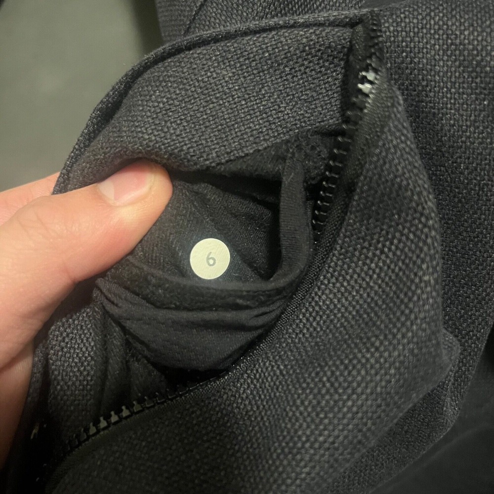 Lululemon Chilly Bomber Size 6 Goose Down Black Puffer‎ Zip Up Jacket - Picture 3 of 13
